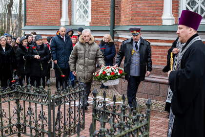 Церемония по поднасяне на цветя и молебен пред братската могила на загиналите в Руско-турската война (1877 г. – 1878 г.)